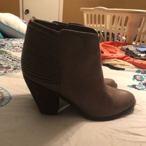 Heel ankle boots size 7 1/2